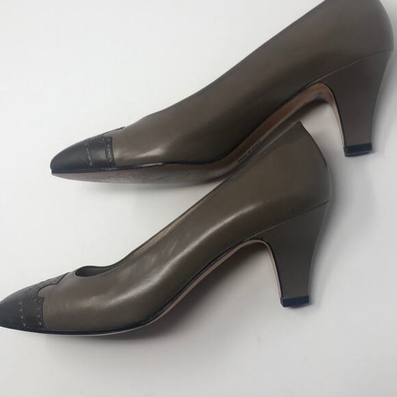 EUC Salvatore Ferragamo tan/ brown 7 1/2 heels - Picture 6 of 8